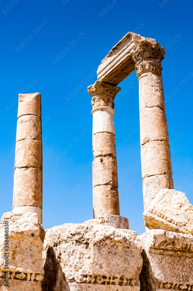 It's Temple of Hercules of the Amman Citadel complex (Jabal al-Qal'a), a national historic site at the center of downtown Amman, Jordan.