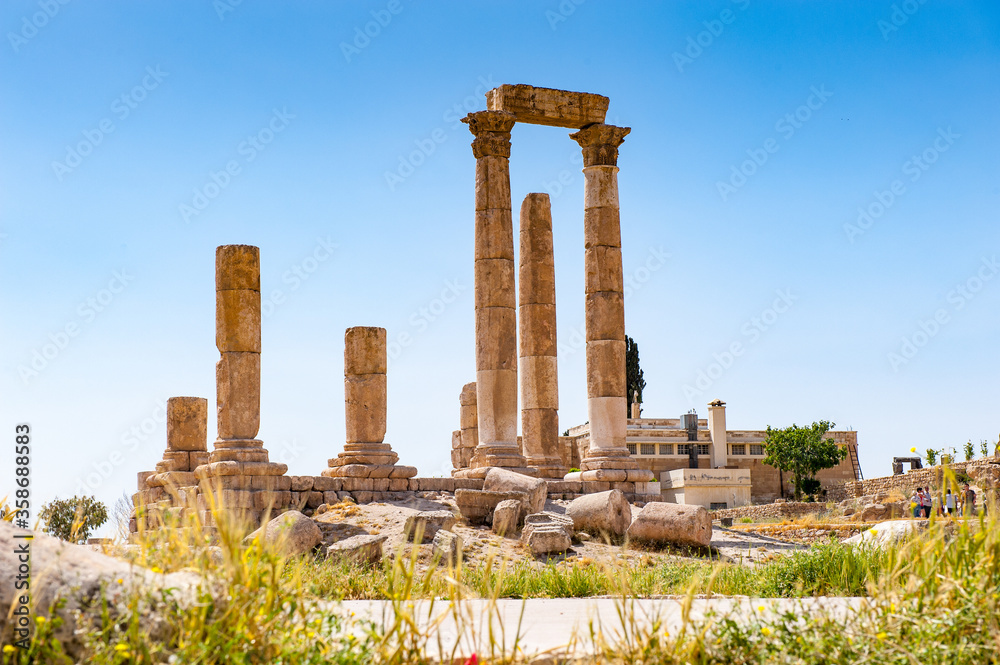 It's Temple of Hercules of the Amman Citadel complex (Jabal al-Qal'a), a national historic site at the center of downtown Amman, Jordan.
