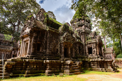 It s Thommanon temole  one of a pair of Hindu temples built during the reign of Suryavarman II at Angkor  Cambodia. UNESCO World Heritage