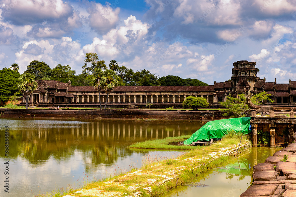 It's Angkor Wat, Cambodia, the largest religious monument in the world, UNESCO World Heritage It's Angkor Wat, Cambodia, the largest religious monument in the world, UNESCO World Heritage