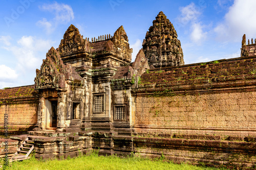It s Banteay Samre  a temple at Angkor  Cambodia. It s named after the Samre  an ancient people of Indochina