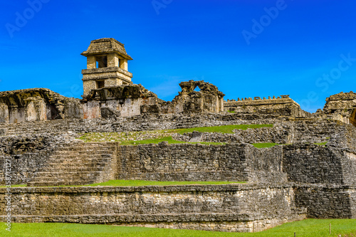 Obraz na płótnie Palace of Palenque, was a pre-Columbian Maya civilization of Mesoamerica. Known as Lakamha (Big Water). UNESCO World Heritage w salonie