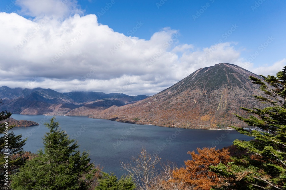 中禅寺湖と男体山の風景／栃木県日光市