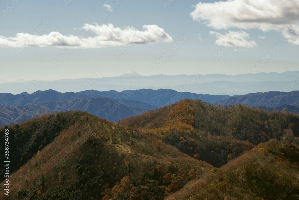 山々の奥に富士山が見える景色/栃木県日光市 山々の奥に富士山が見える景色/栃木県日光市