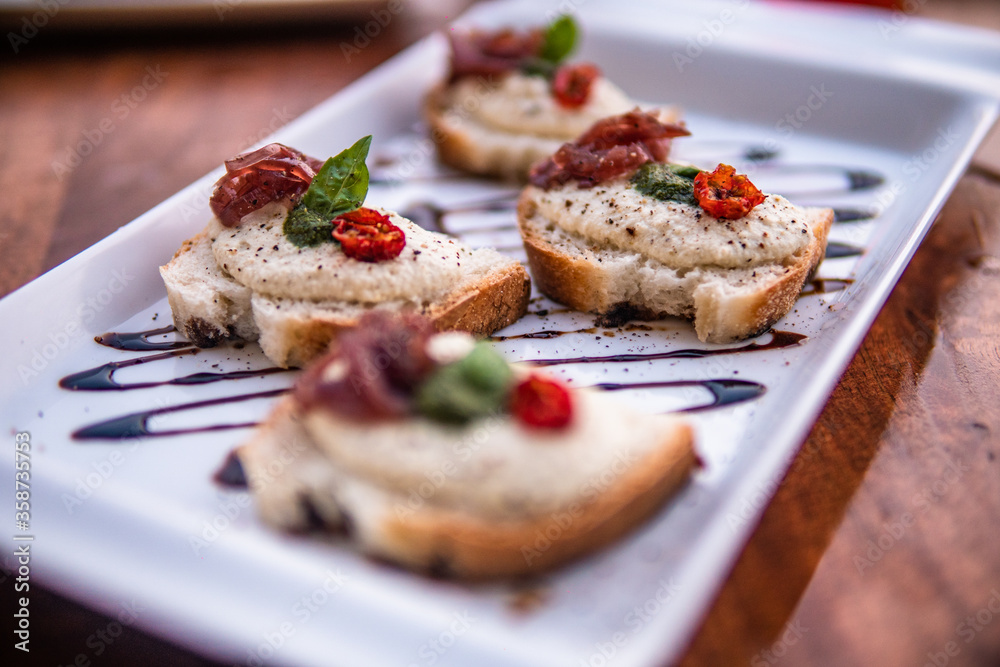 Bread with redsnapper creams and pepper Bread with redsnapper creams and pepper