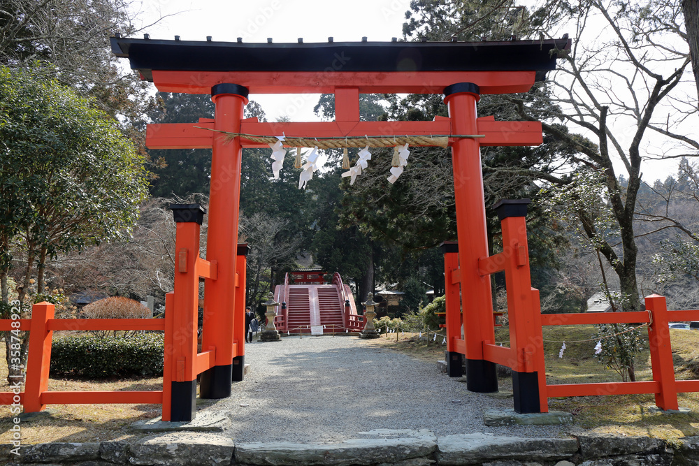 冬の丹生都比売神社