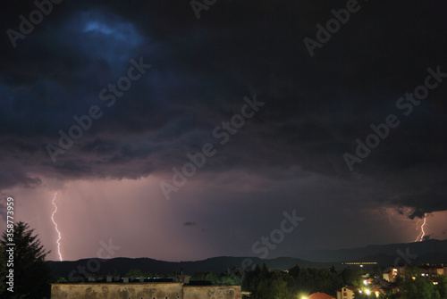 Obraz na płótnie Thunderstorm in the town of Berkovitsa w salonie