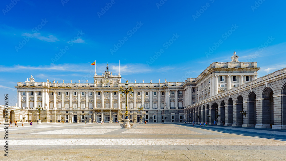 It's Palacio Real de Madrid (Royal Palace of Madrid), the official residence of the Spanish Royal Family at the city of Madrid