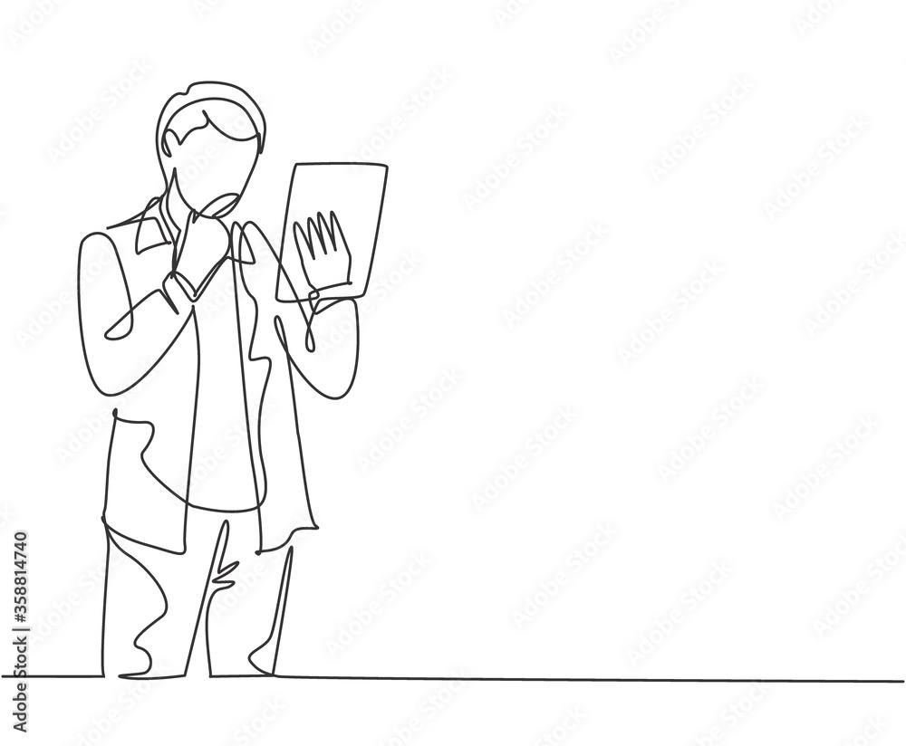 Single continuous line drawing of young business man standing while holding the laptop and thinking business strategy at the office. Business idea concept one line draw design vector illustration