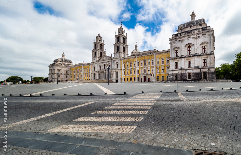 Palácio Nacional de Mafra oder Nationalpalast von Mafra, Mafra, Portugal