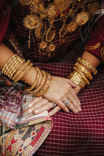 details of traditional Tunisian wedding costume © Tanya