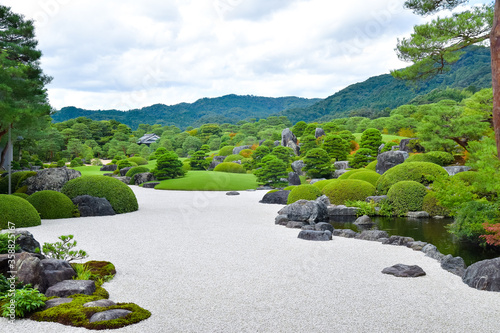 Fototapeta Naklejka Na Ścianę i Meble -  伝統を感じる日本庭園　