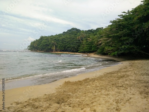 Playas vírgenes caribeñas en Costa Rica