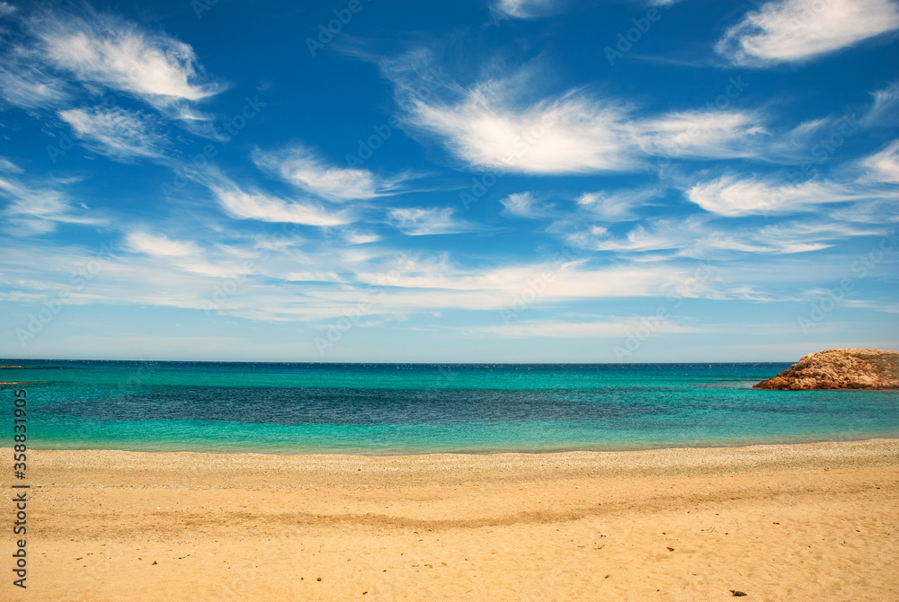 Sardegna, splendida spiaggia di Torre Chia, Italia