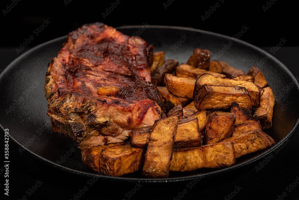pork ribs and sweet potato fries
pork ribs and sweet potato fries
