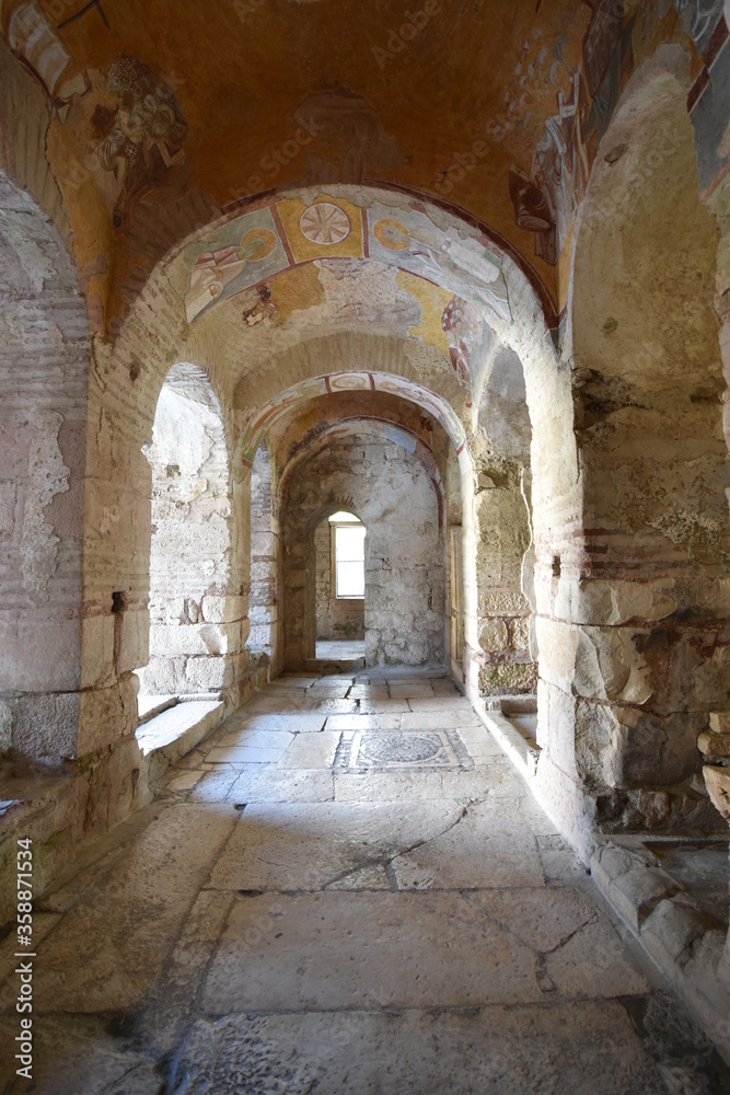 arches of st nicholas curch