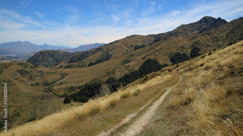 motatapu track view of mountain