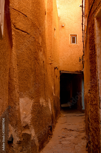 Fototapeta Naklejka Na Ścianę i Meble -  Architecture of Ghardaia (Tagherdayt), Algeria, located along Wadi Mzab, UNESCO world heriatage site