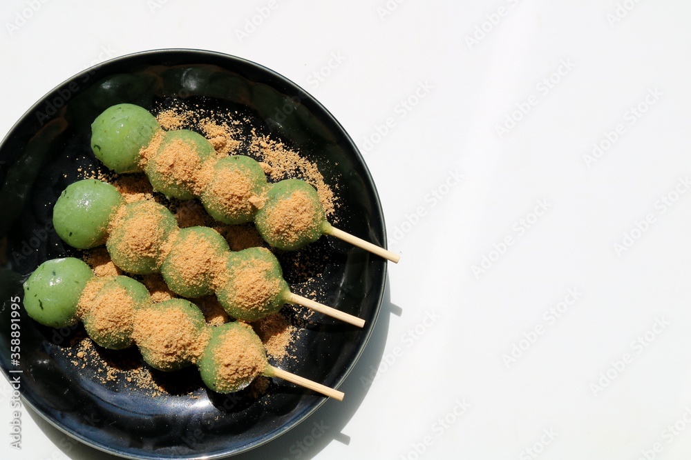 和菓子 草団子 きなこ Stock Photo Adobe Stock 和菓子 草団子 きなこ Stock Photo Adobe Stock