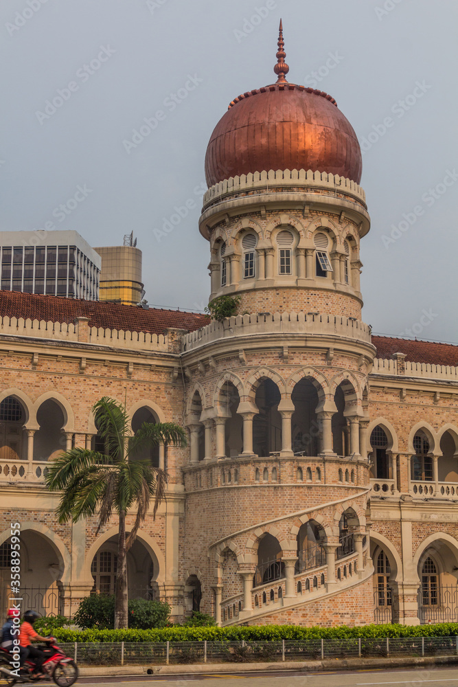 Fototapeta premium Sultan Abdul Samad Building in Kuala Lumpur, Malaysia