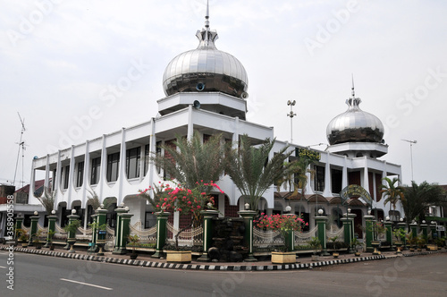 Indonesia is known for its majority Muslim community, so wherever a beautiful mosque can be found photo