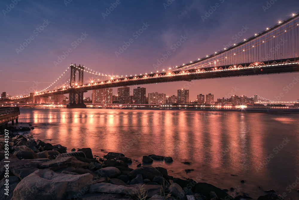 Fototapeta premium Manhattan Bridge bridge at night