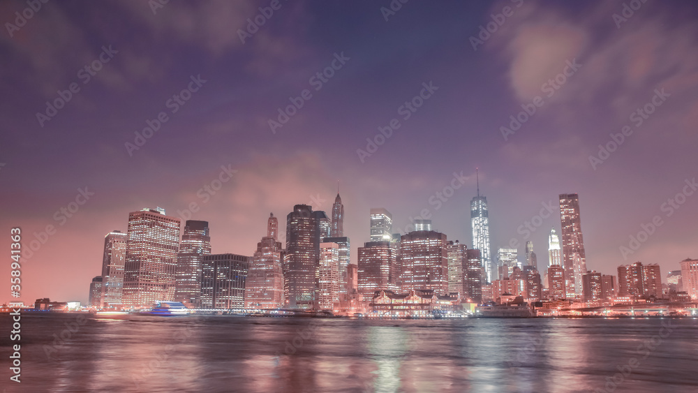Fototapeta premium Night view of Downtown Manhattan in New York City