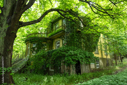 Foto Geistervilla als Vorbote der nächsten Krise ?