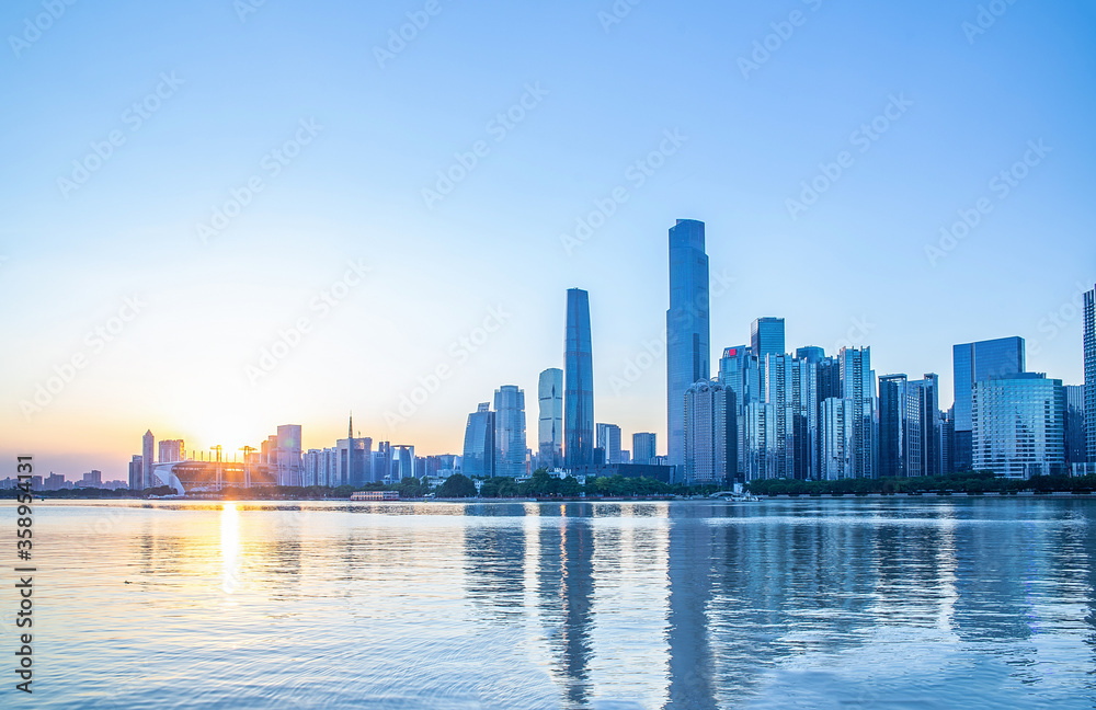 Fototapeta premium Zmierzch scenerii Nowego Miasta Zhujiang, Guangzhou, Chiny