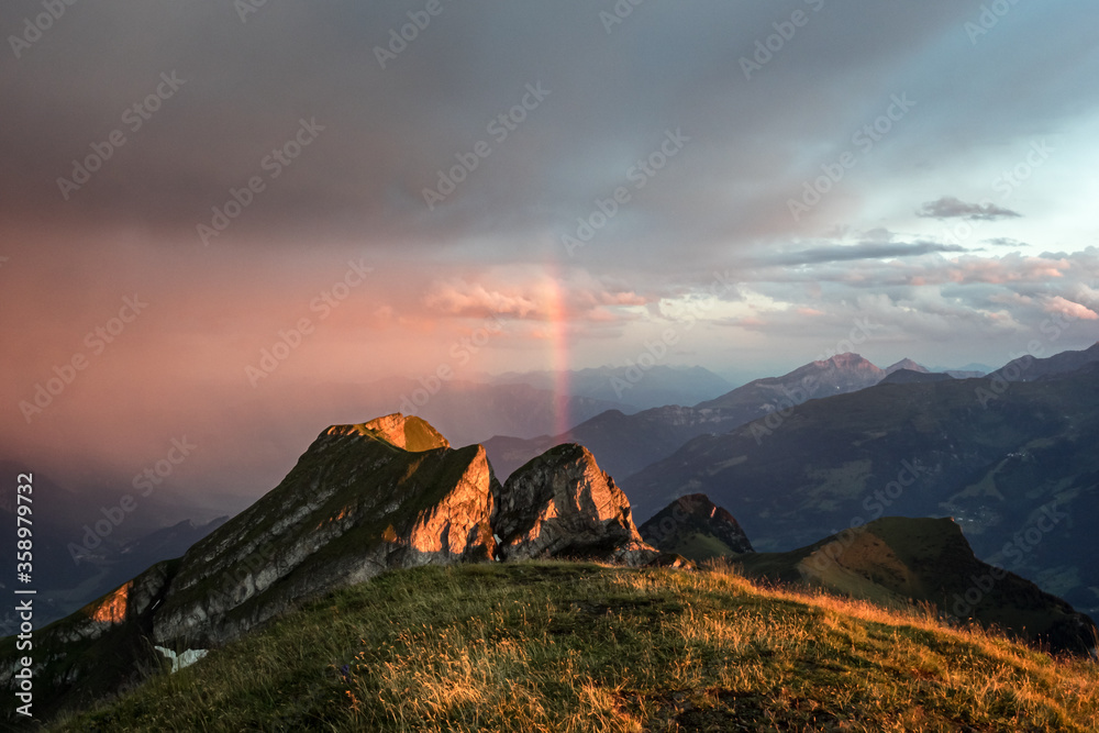 Fototapeta premium Regenbogen über Sarganserland, Schweiz