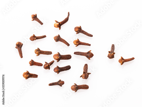 Wallpaper Mural clove macro shot isolated on white background Torontodigital.ca