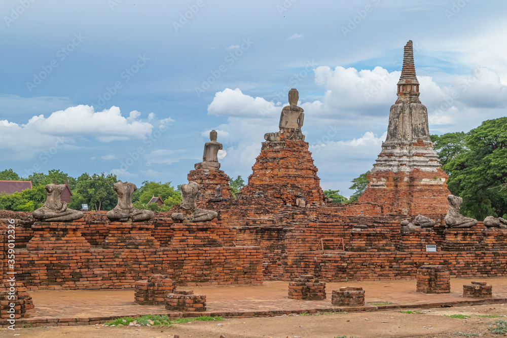 Fototapeta premium Chai Watthanaram Temple Old Ayutthaya Temple