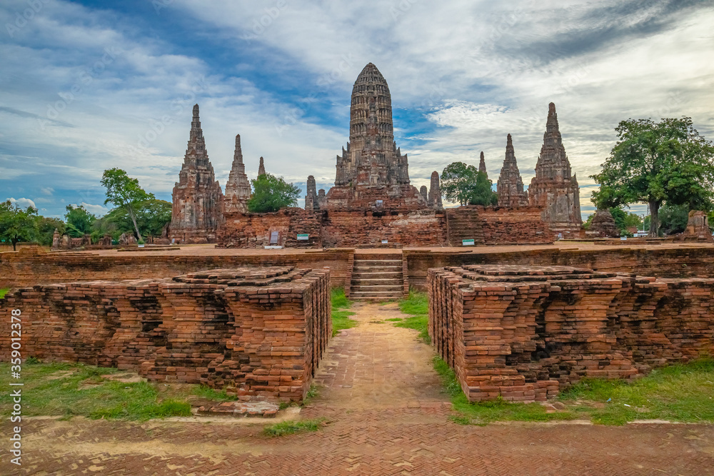 Fototapeta premium Chai Watthanaram Temple Old Ayutthaya Temple