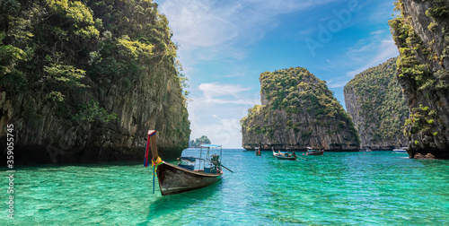 Panoramic view of losama Bay on Andaman sea in summer holiday in Thailand © cristianbalate