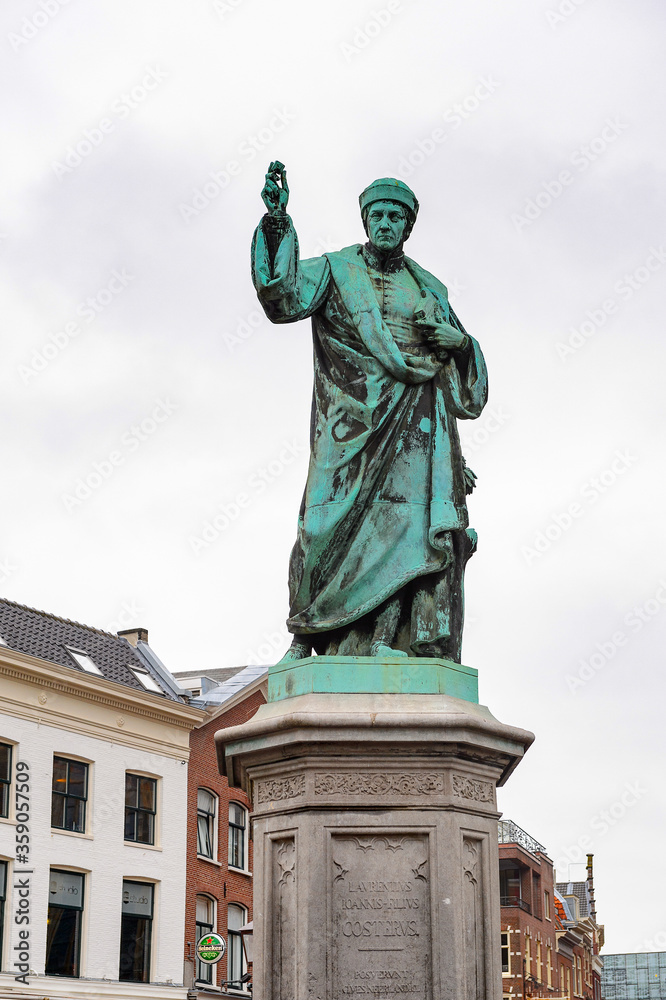 Fototapeta premium It's Monument in Haarlem, Netherlands