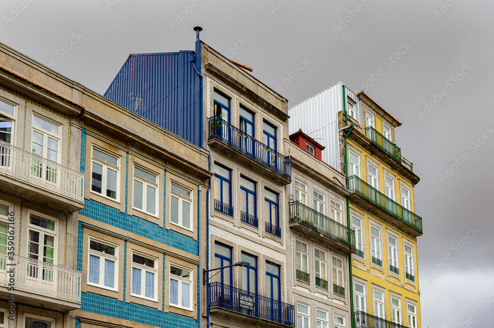 Obraz premium Architecture of the Douro valley, Porto, Portugal