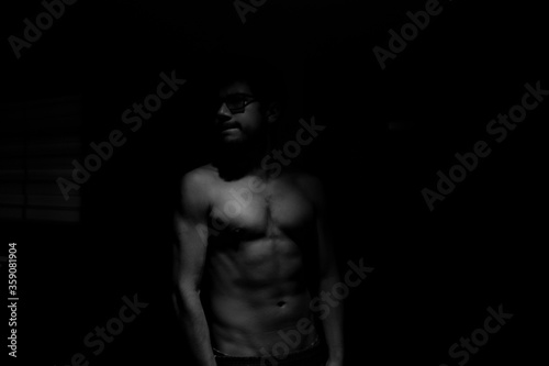 muscular man posing © GTP