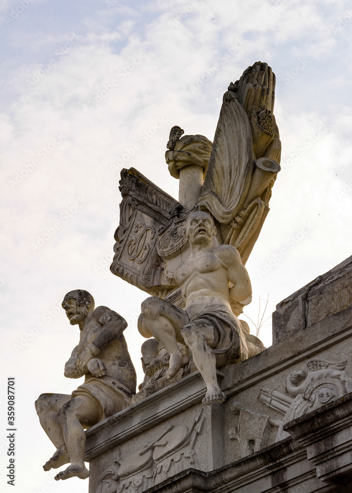 Obraz premium Statues in the Alba Iulia Fortrss complex in Alba County, Transylvania, Romania