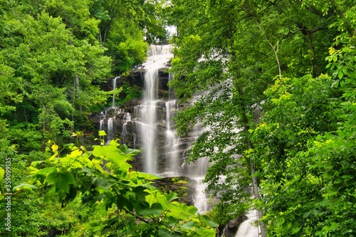 Fototapeta Naklejka Na Ścianę i Meble -  Beautiful Amicalola falls in Dawsonville, Georgia which is the tallest fall in the state