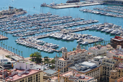 Blick auf den Hafen von Alicante