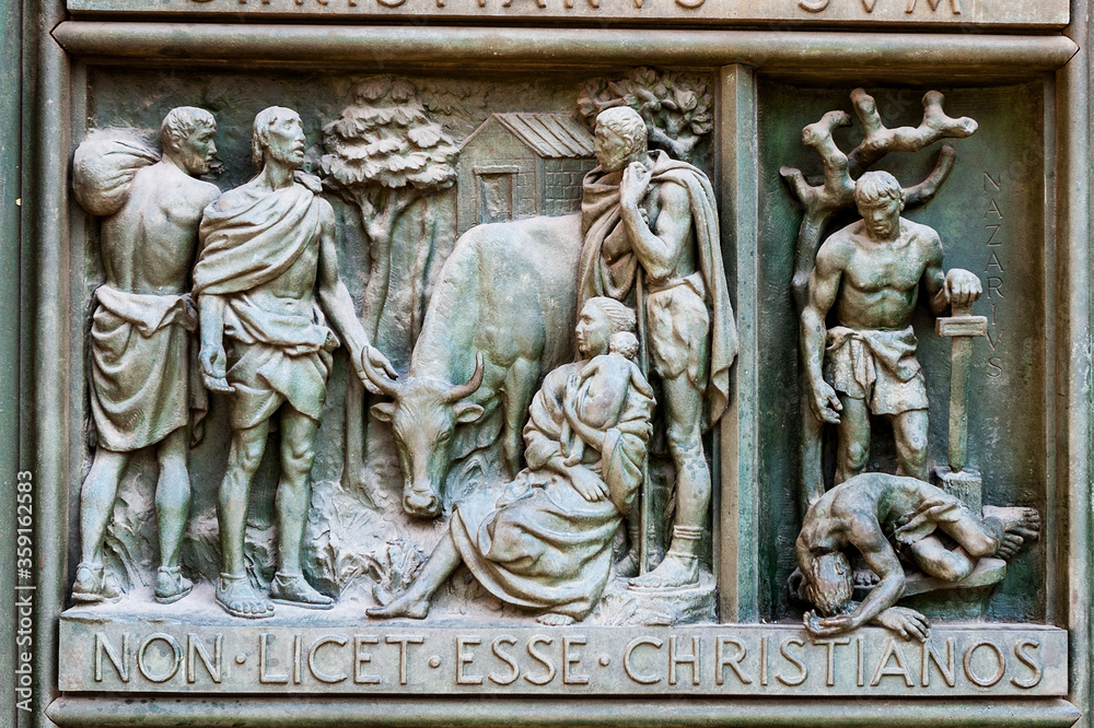 It's Sculpture on the Milan Cathedral (Duomo di Milano), the largest cathedral in Italy It's Sculpture on the Milan Cathedral (Duomo di Milano), the largest cathedral in Italy