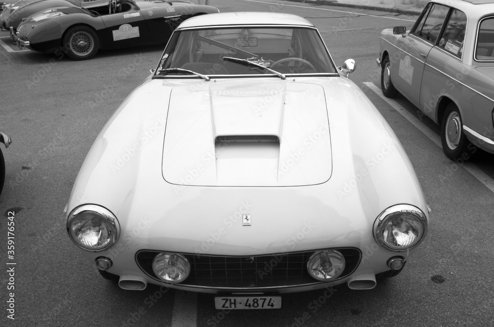 Ferrari 250 GT Berlinetta SWB #16 Bleue Hotwheels Elite 1/43