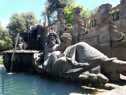 La Fontana dei Giganti. Włoskie ogrody. Bagnaia, Italia.