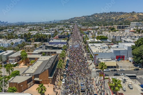 Obraz na plátne Aerial view of huge crowds on Sunset Boulevard during Black Lives Matter protest