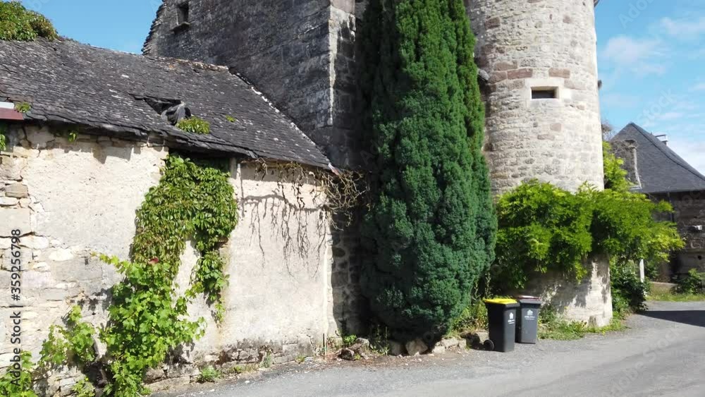 Jugeals Nazareth (Corrèze, France) - Maison pittoresque Jugeals Nazareth (Corrèze, France) - Maison pittoresque