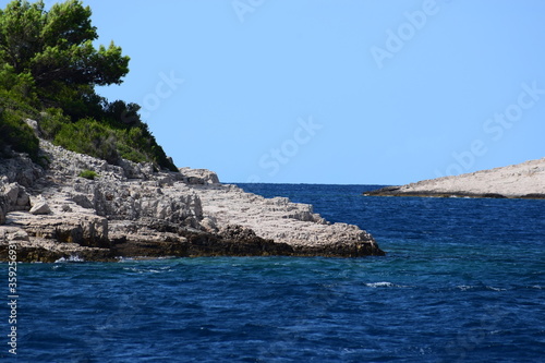 sea and rocks