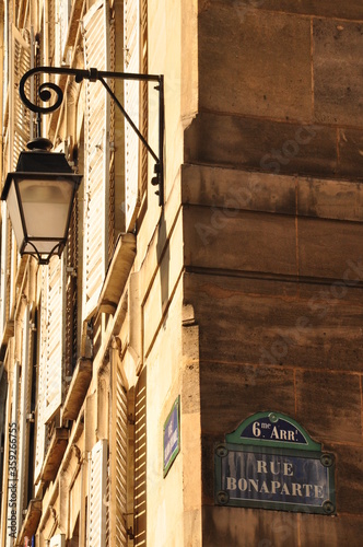 old street lamp in the streets of paris