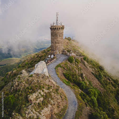 Photo de la Tour de la Madeloc prise avec un drone.