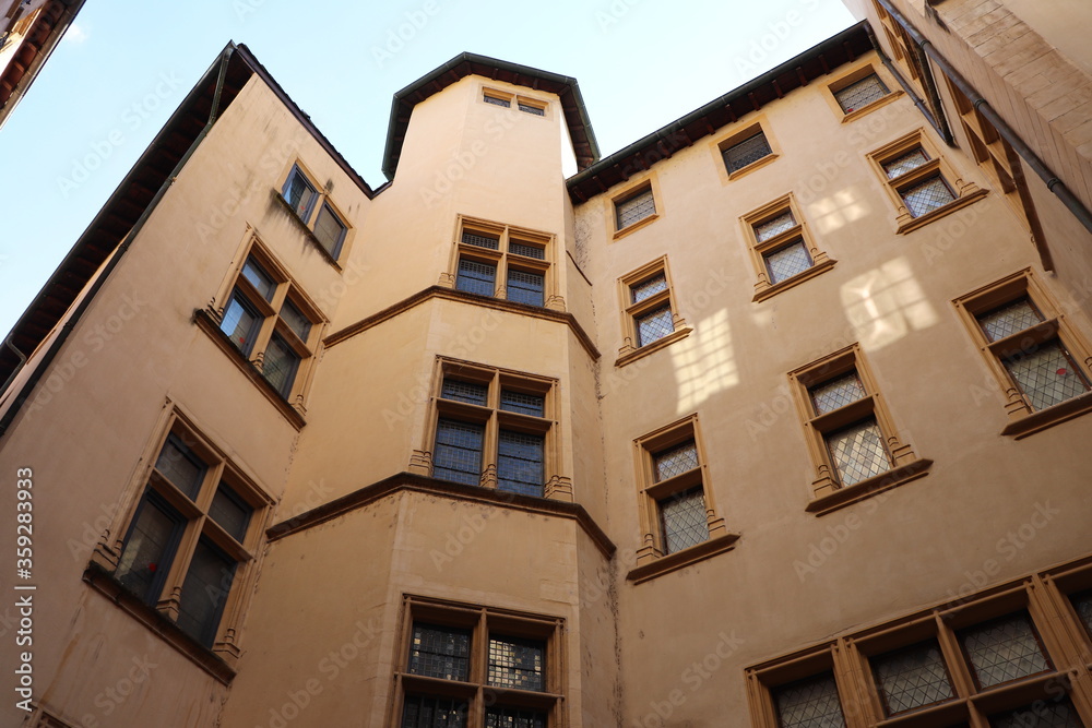 Façades d'immeubles traditionnels du vieux Lyon, ville de Lyon, département du Rhône, France