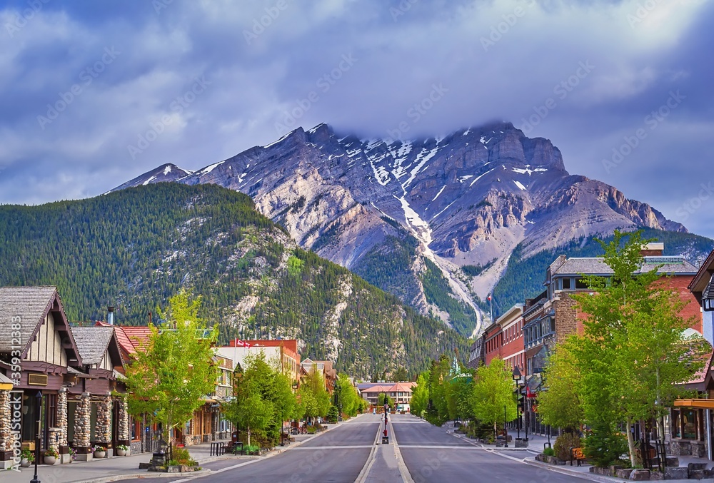 Iconic Mountain Road Through Banff - obrazy, fototapety, plakaty 